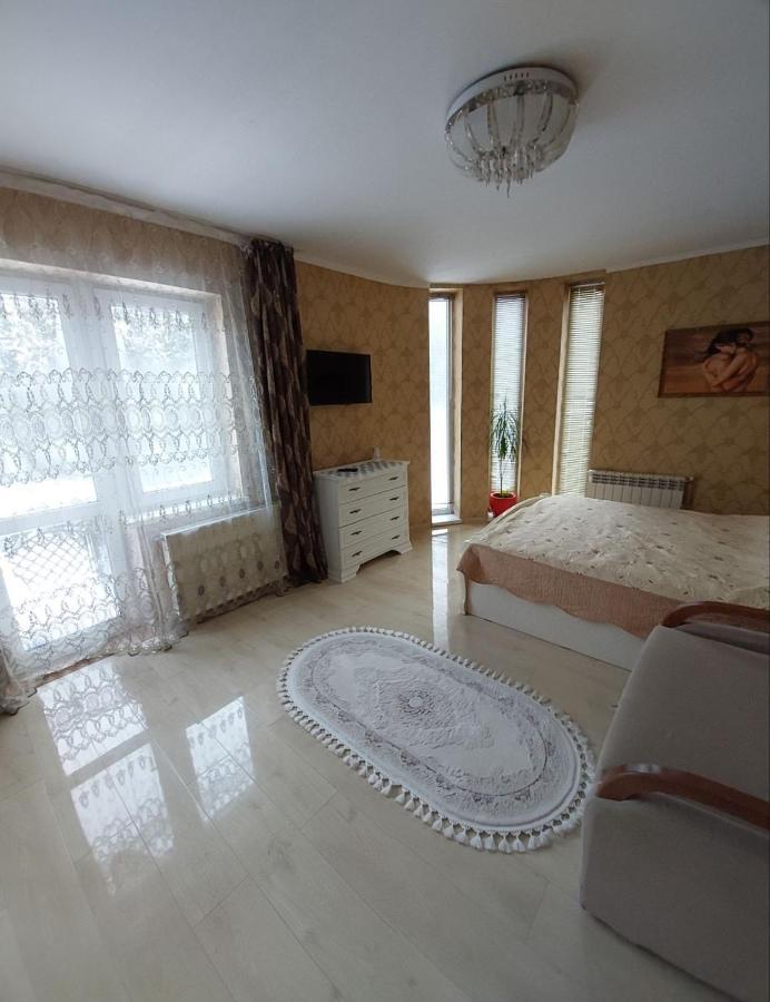 Апартамени 1 Кімнатна Суховоля Apartment ตรุสคาเวตส์ ภายนอก รูปภาพ
